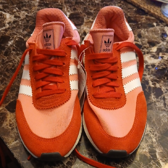 NWT ADIDAS RUNNERS - Picture 1 of 5